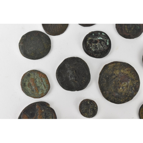 107 - Ancient Coinage - a group of mixed Western ancient coins to include bronze Roman Dupondius/Quadrons/... 