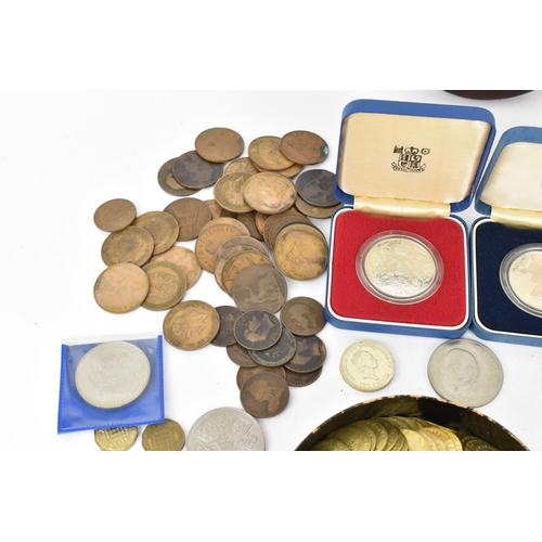 114 - Mixed British coinage to include Victorian and later shillings, sixpence and others, 19th century ga... 