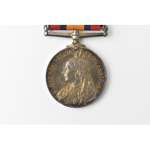 136 - Queen's Medal - Queen Victoria South Africa medal, dated 1899-1900 to reverse, having South Africa 1... 