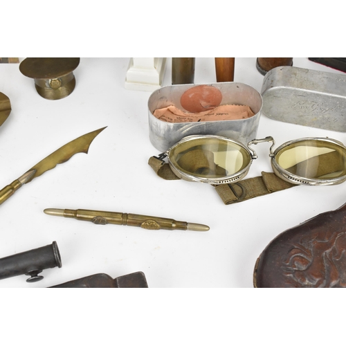 154 - British Military interest - a mixed collection of First and Second World War items and related items... 