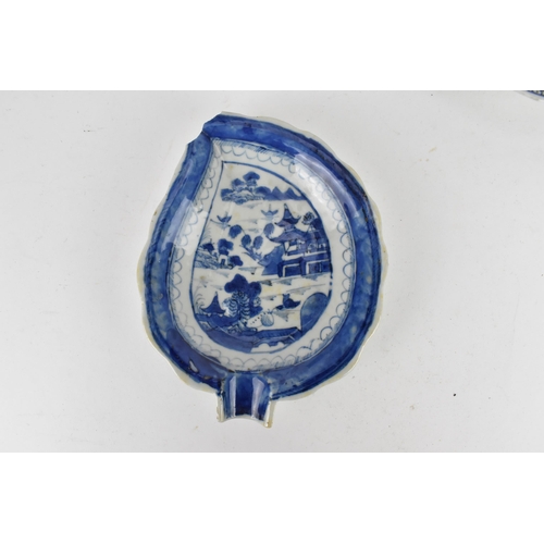 78 - A small collection of Chinese porcelain, to include a near pair of 18th century blue and white octag... 