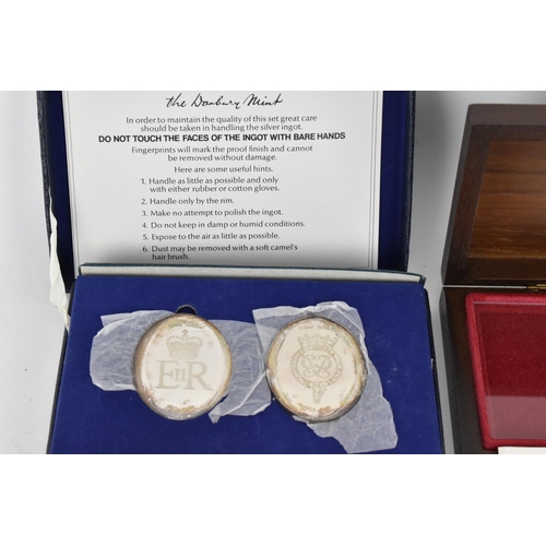 93 - Queen Elizabeth II (1952-2022) Silver Jubilee cased Royal Stardards silver ingots, together with a c... 