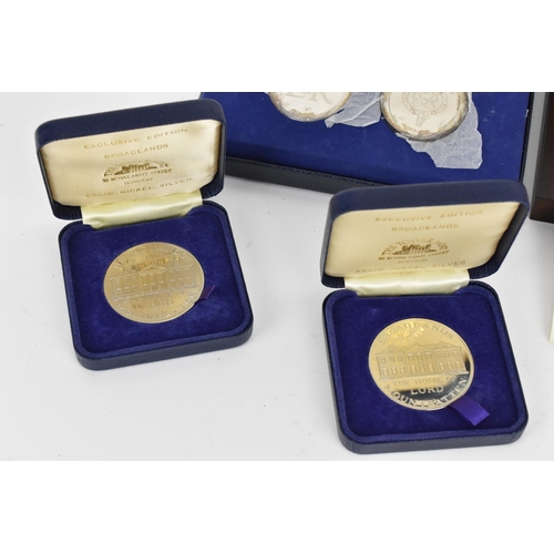 93 - Queen Elizabeth II (1952-2022) Silver Jubilee cased Royal Stardards silver ingots, together with a c... 