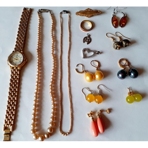 35 - A small quantity of costume jewellery to include silver items, faux vintage pearls and a Timex indig... 