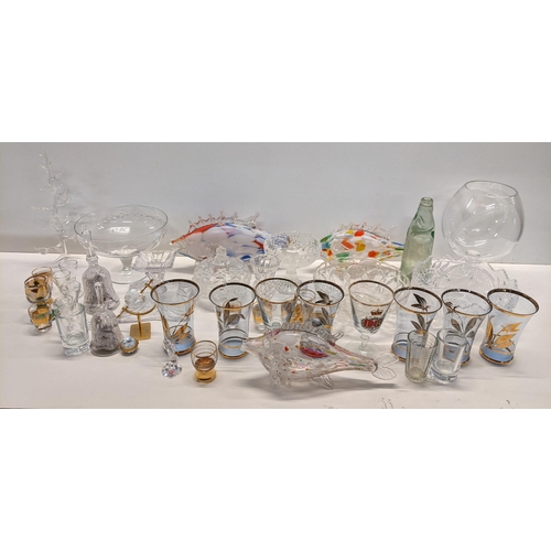 288 - Mixed glassware to include three Murano models of fish Location: 11.1