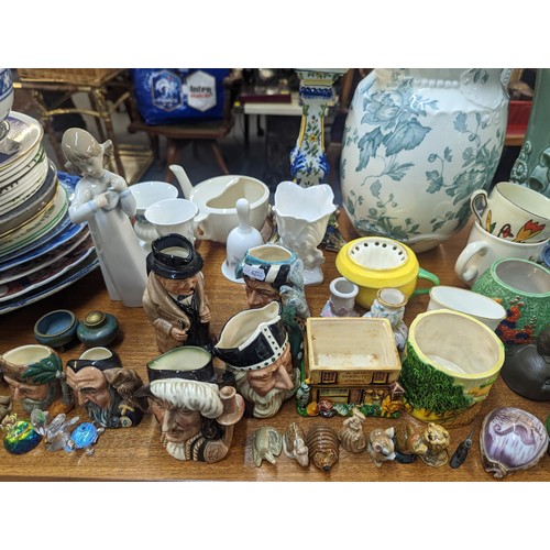 455 - A mixed lot of household ceramics and ornaments to include a Minton Ancestral bone china part dinner... 