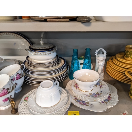 100 - Mixed ceramics to include mid 20th century Alfred Meakin part dinner service and other household ite... 