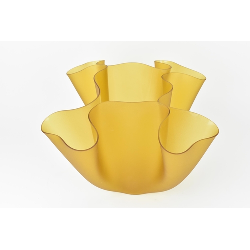 40 - An Italian Mid-Century Vase 'Cartoccio' by Pietro Chiesa for Fontana Arte, model no. 2029, the handk... 