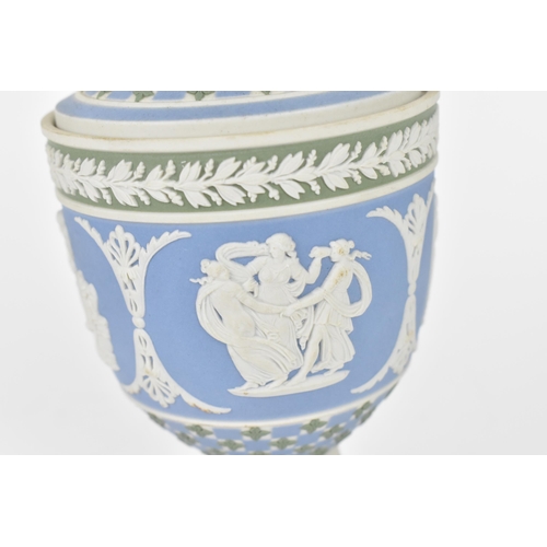 80 - A Wedgwood Masterpiece series tri-color diceware Athena urn, in sage, blue and white jasperware, the... 