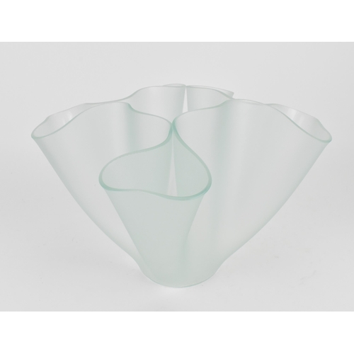 73 - An Italian Mid-Century Vase 'Cartoccio' by Pietro Chiesa for Fontana Arte, model no. 2029, the handk... 