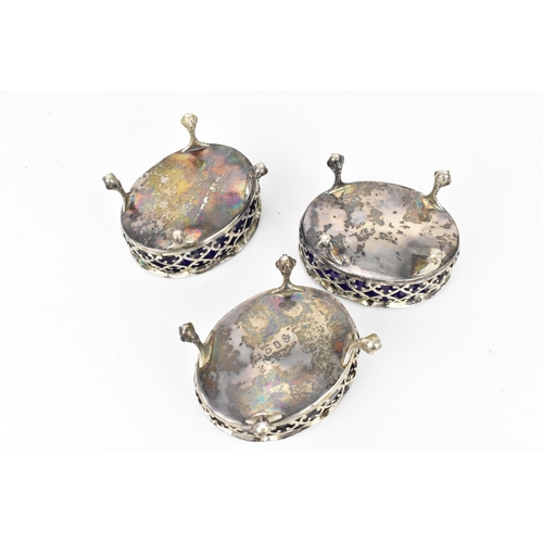 195 - A set of three George III silver salts by David Hennell I & Robert Hennell I, London 1766, each with... 