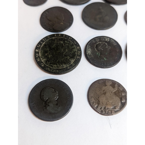 105 - A group of British coinage to include William and Mary farthing, William III examples, half pennies ... 