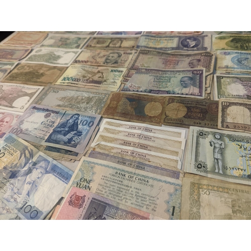 299 - Approx 108 mid/late 20th century World banknotes to include China, Egypt, Yemen, India, Brazil, Port... 