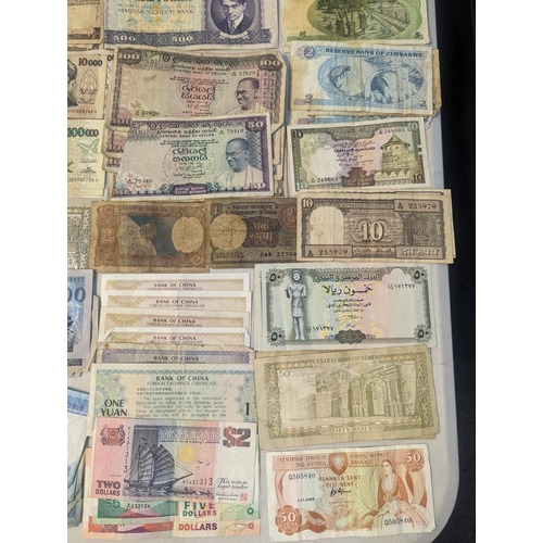 299 - Approx 108 mid/late 20th century World banknotes to include China, Egypt, Yemen, India, Brazil, Port... 