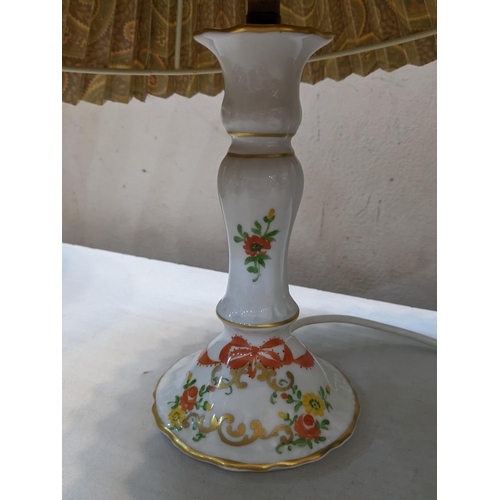 34 - Mixed table lamps to include a pair of Limoges porcelain lamps, Chinese cloisonné lamps and others
L... 