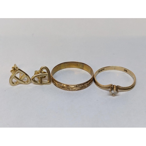 46 - Two 9ct gold rings to include one inset with a paste stone, together with a pair of 9ct gold earring... 