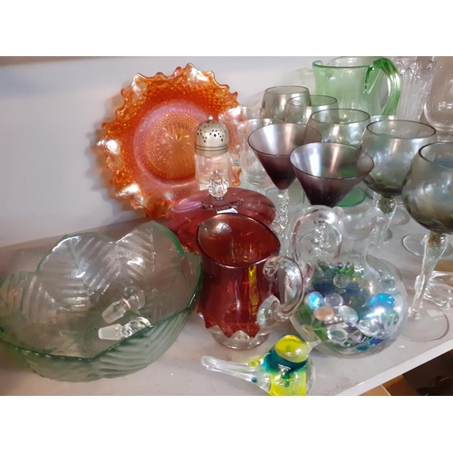 316 - A quantity of glassware to include an orange carnival glass bowl and crystal models of mice, A/F, Lo... 