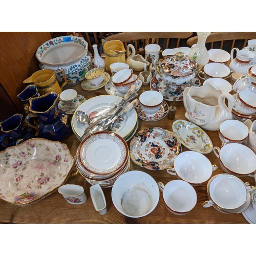 368 - A mixed lot of porcelain to include Masons Davenport, Royal Grafton and other items
Location: A4F