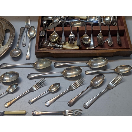 515 - Mixed silver plate and metalware to include trays, one floral decorated example and mixed flatware t... 