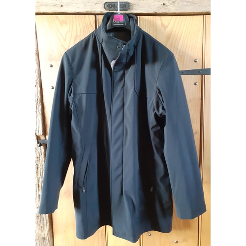 142 - A Bugatti gents rain coat in black, size 40/42