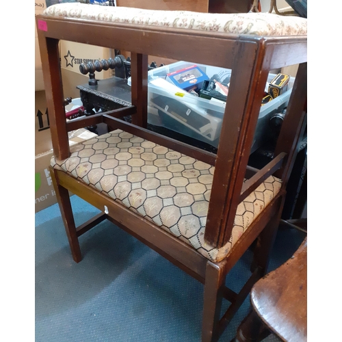 195 - Two early 20th Century stools. Location:RWF/A1M