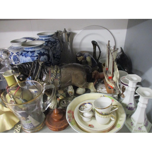 204 - A mixed lot to include a pressed glass and silver plated claret jug, Herend porcelain box and cover ... 