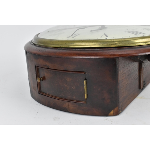 81 - A late 19th/early 20th century mahogany cased dial clock, the convex 12 inch dial with black roman n... 