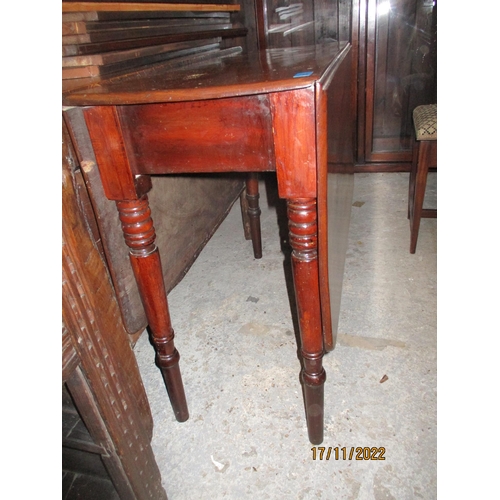 236 - An early Victorian mahogany gate-leg table on ring turned legs 75cm x 92cm x 38cm (when unextended),... 