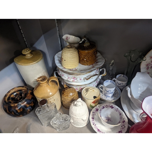 18 - A mixed lot of ceramics to include Paragon Victoriana Rose part dinner set, mixed honey jars, stonew... 