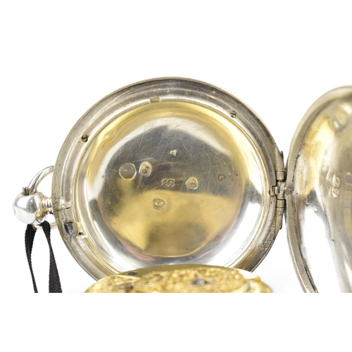 104 - An early 19th century silver full hunter pocket watch having a white enamel dial, with gilt hands, R... 