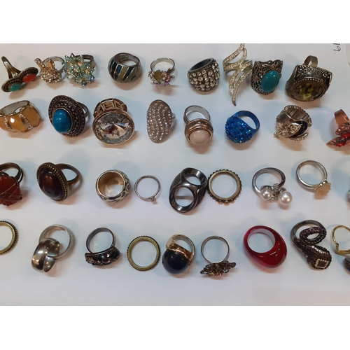 155 - Mixed dress rings and modern watches to include a boxed Soleus, together with cufflinks and a small ... 