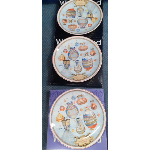 301 - Commemorative items to include Wedgwood blue Jasperware trinket dishes, together with mixed thimbles... 