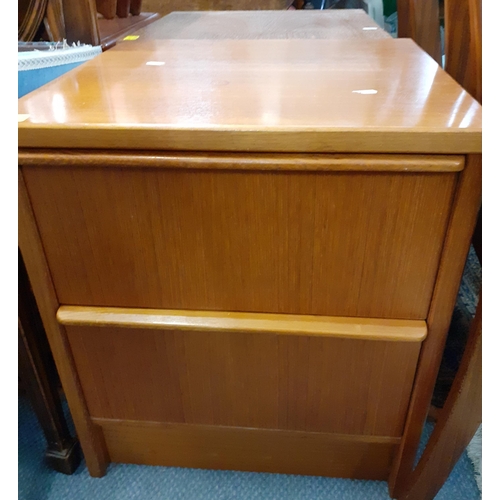 82 - A pair of vintage teak bedside drawers
Location: A2F