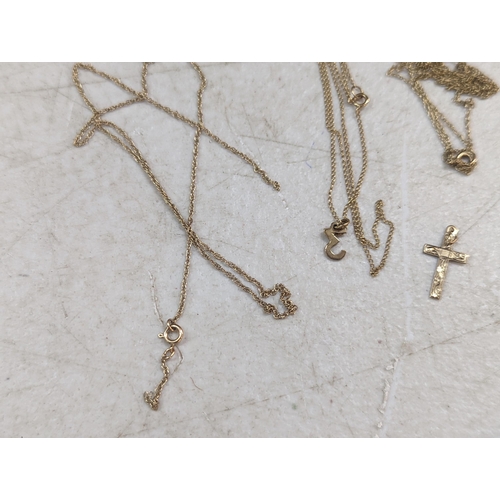 185 - A selection of 9ct gold and yellow metal to include three necklaces A/F, along with a 9ct gold penda... 