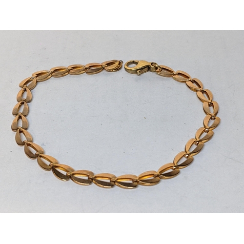 205 - A 9ct gold bracelet, 2.8g
Location: CAB1