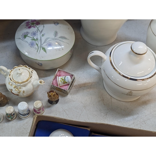 243 - A mixed lot of ceramics and glassware to include The Queen's Golden Jubilee teapot set, Healacraft A... 