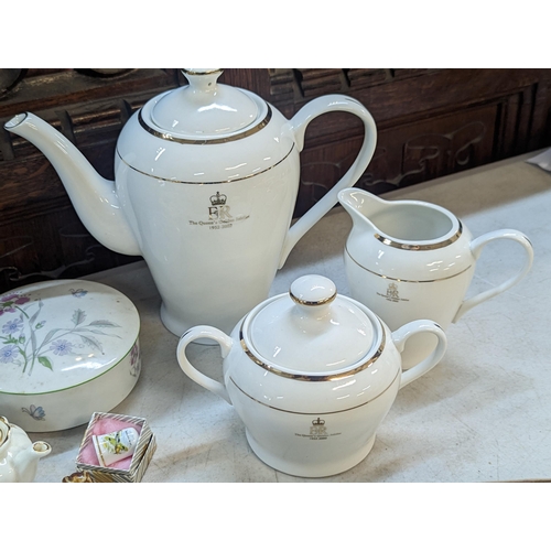 243 - A mixed lot of ceramics and glassware to include The Queen's Golden Jubilee teapot set, Healacraft A... 