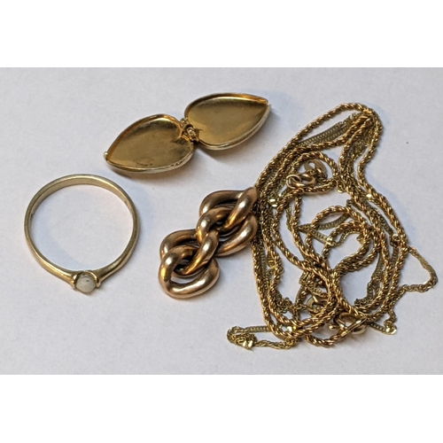 59 - Mixed 9ct gold jewellery to include two necklaces and a ring, 5.3g together with a gold plated heart... 