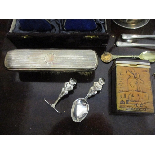 365 - A mixed lot of silver and silver plate to include a child's pusher and spoon (spoon with silver hall... 