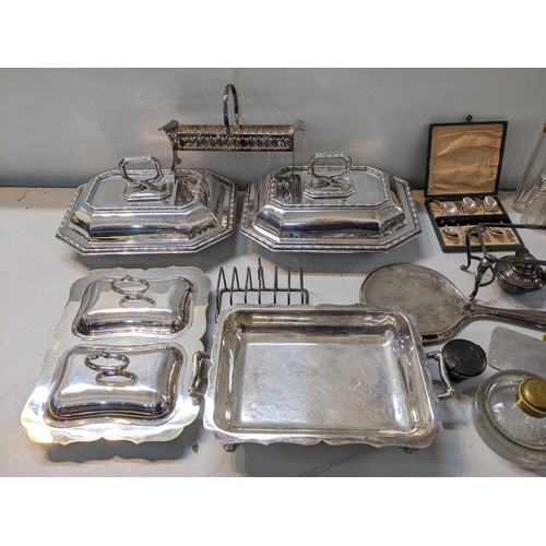 541 - Mixed silver and silver plate to include silver topped dressing table jars and silver mirror, of sil... 