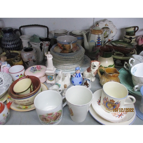 198 - A quantity of Victorian and later ceramics to include a Cottage biscuit barrel, Mocha ware mugs, Tor... 