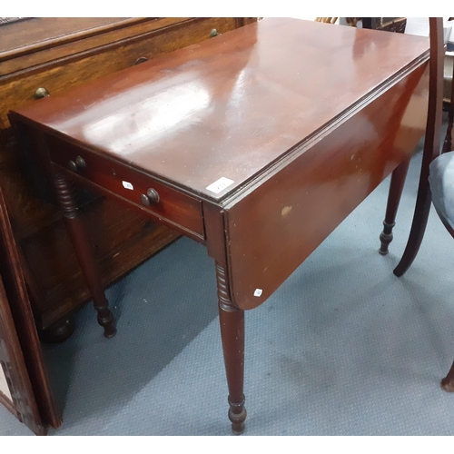 233 - An early 20th century Pembroke table with two chairs, 65cm h x 86cm w
Location: RAB