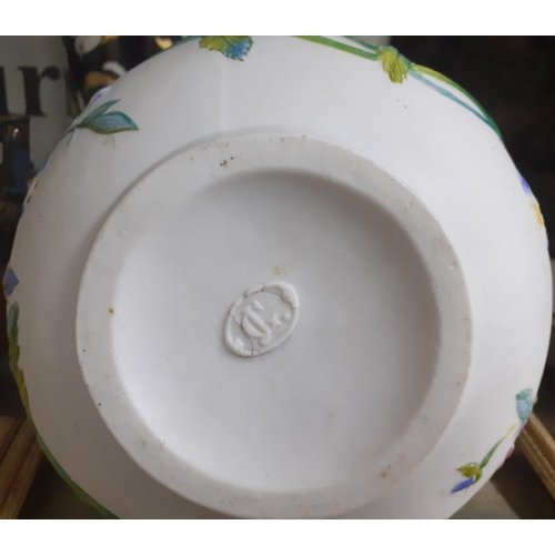 282 - Ceramics to include Midwinter Handcraft bowl, a French vase, a Royal Doulton vase and other items Lo... 