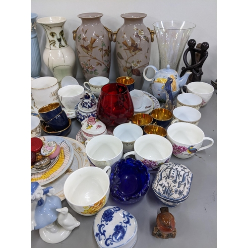 307 - A mixed lot to include a Wedgwood owl paperweight, pill boxes, Wedgwood Etruria vase, pair of circa ... 