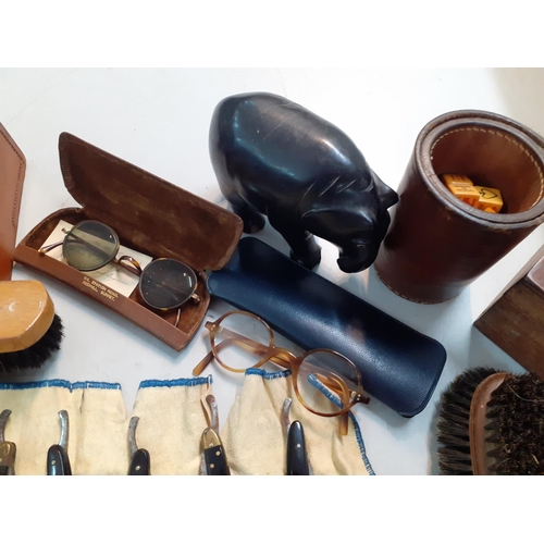 311 - Gentleman's vanity items to include cut throat razors and brushes together with vintage spectacles, ... 