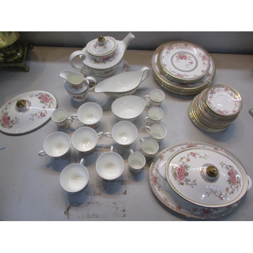 317 - A Royal Doulton Canton pattern dinner/tea set Location:10.2