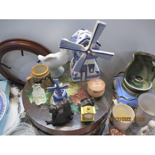 322 - A large mixed lot to include limited edition Charles  Wysocki music box, along with Minolta SRT303 c... 