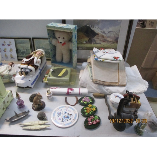 372 - A mixed lot to include Mdina glass, Rosebud miniature bride doll, Playmobil 1970's together with Sha... 