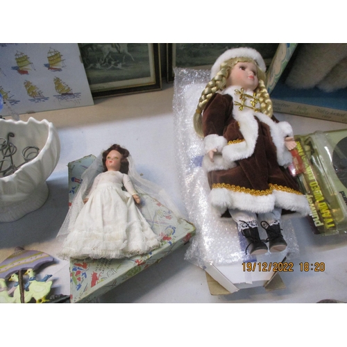 372 - A mixed lot to include Mdina glass, Rosebud miniature bride doll, Playmobil 1970's together with Sha... 