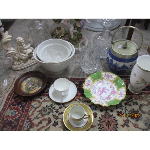 113 - A miscellaneous lot of ceramics and glassware to include a Sitzendorf table lamp, cut glass decanter... 